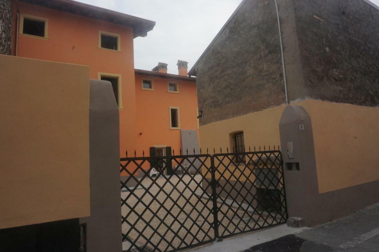 La Casa Di Edone Apartment Monzambano Bagian luar foto